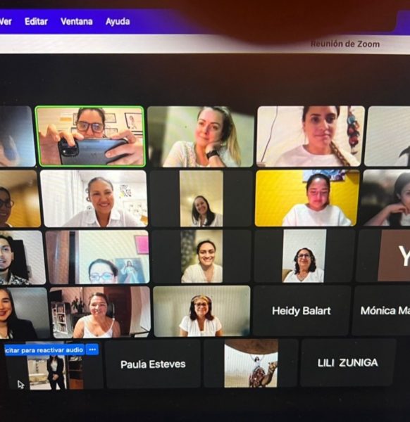 Clase en vivo con alumnas