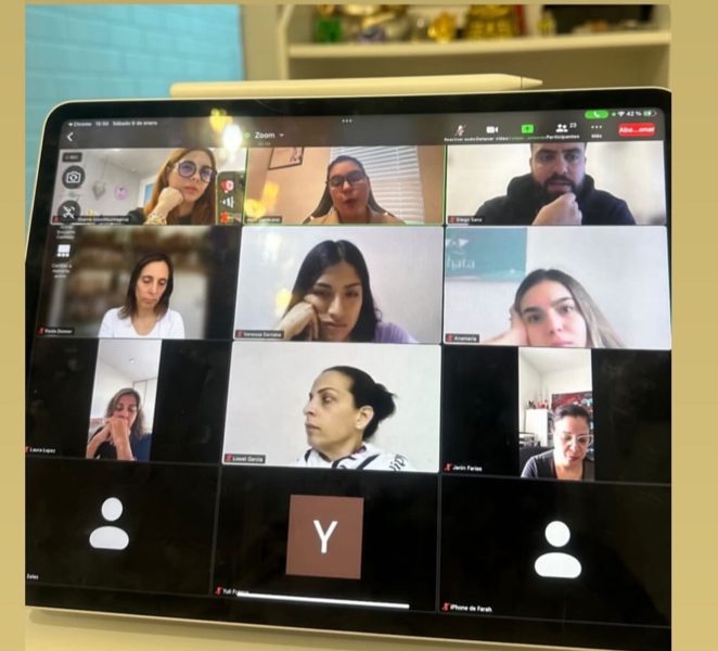 Clase en vivo con alumnas